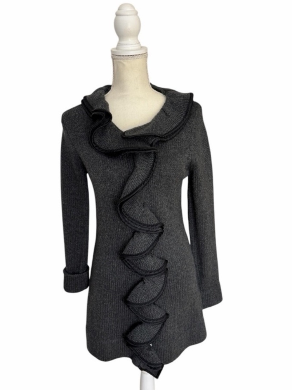 Fenn Wright Manson Lambswool Blend Ruffle Longline Sweater Gray Black Small S